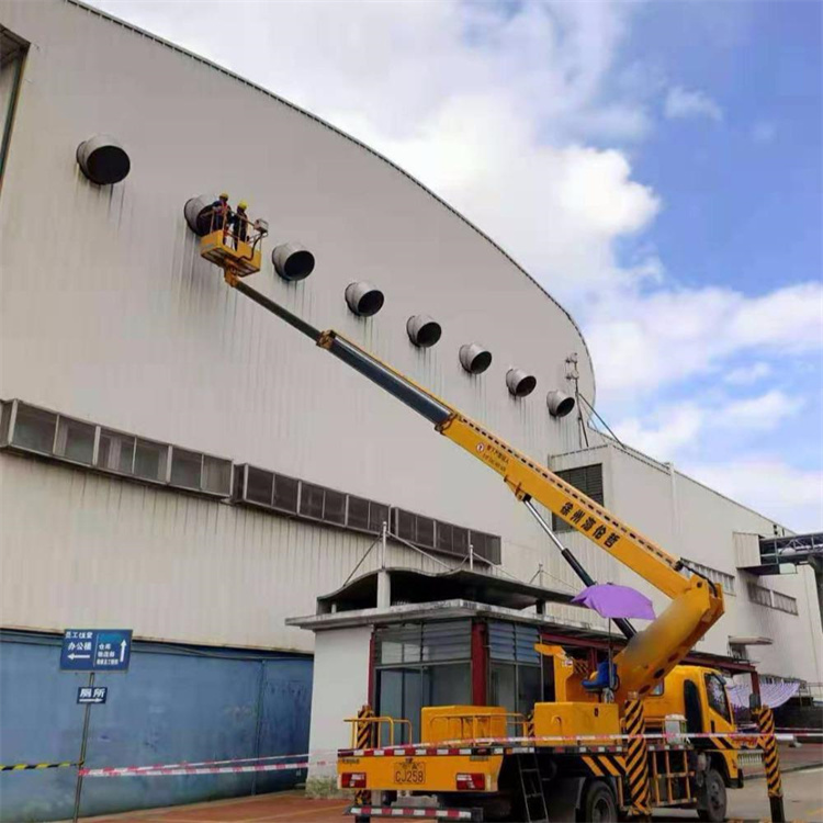 上饶信州高空作业车出租服务：专业广告牌安装解决方案