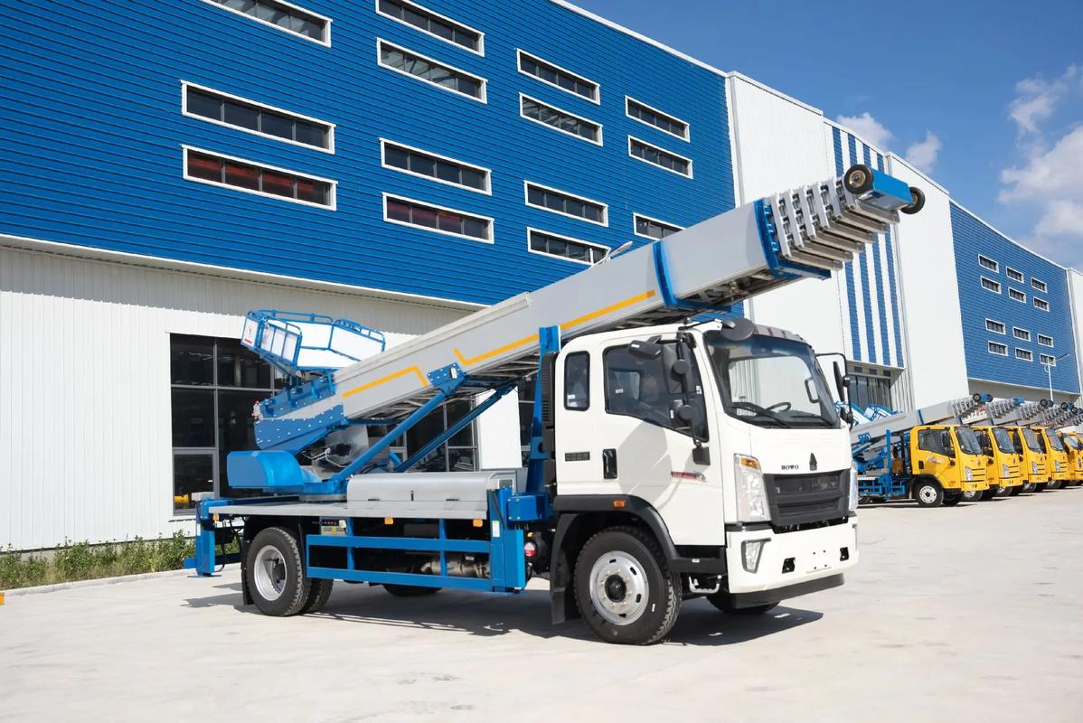 上饶信州出租云梯车高空作业车 建筑垃圾搬运